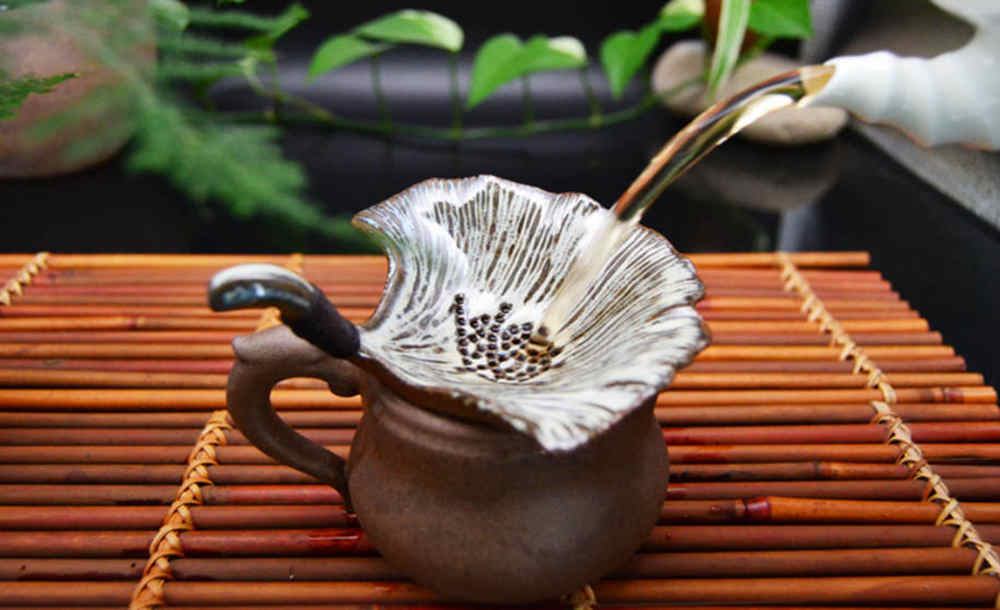 大宋定窯設(shè)計的銀杏葉茶漏，堪稱茶漏界的顏值擔(dān)當(dāng).jpg