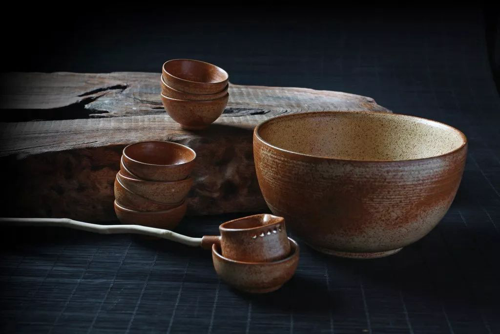 大茶碗：食罷一覺睡，起來兩碗茶。