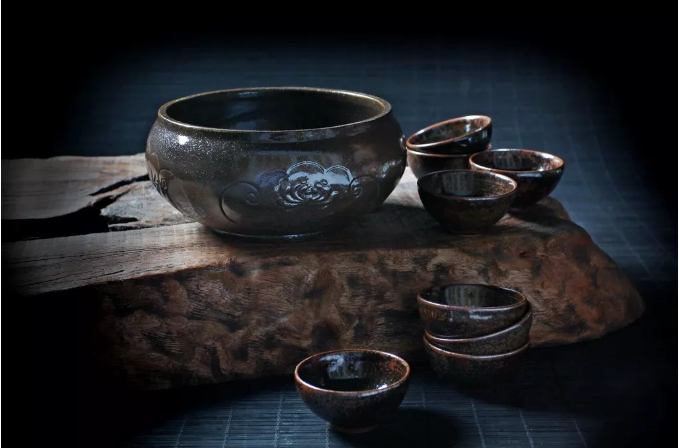 大茶碗：食罷一覺睡，起來兩碗茶。(圖2)